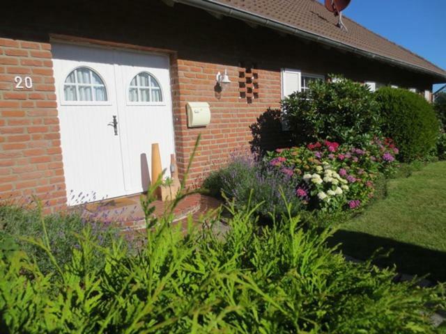 Luft Und Meer 4**** Ferienwohnung Hage Bagian luar foto